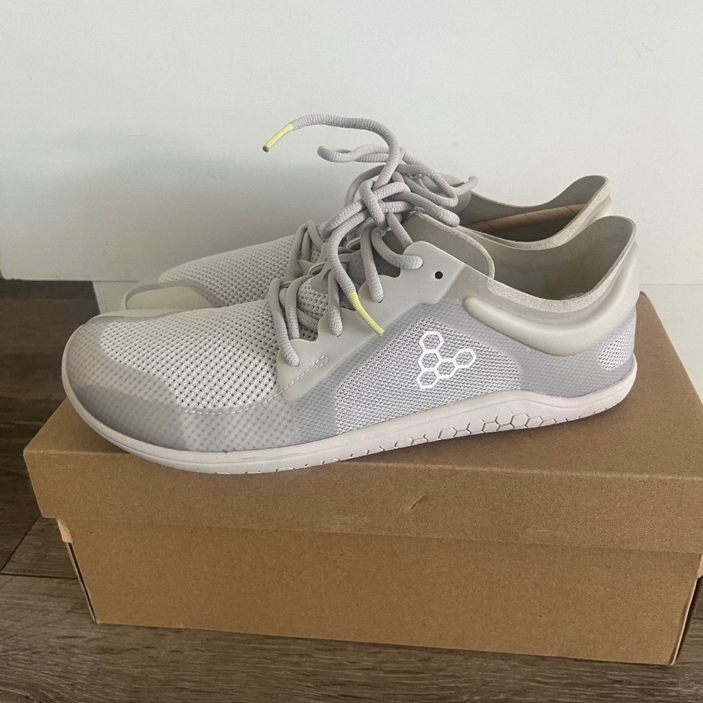 Vivo barefoot moonstone gray primus lite